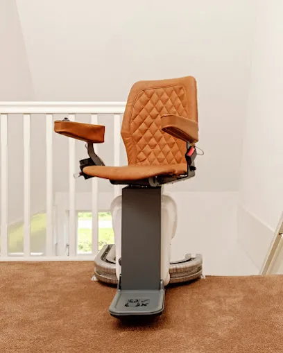 Image de Graine de Génie 👵🏻 ♿ Bordeaux | Douche sécurisée et Monte escalier - PMR / Seniors | Gironde 33