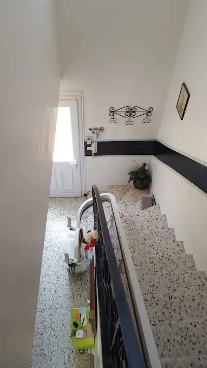 Image de S.A.M monte escalier